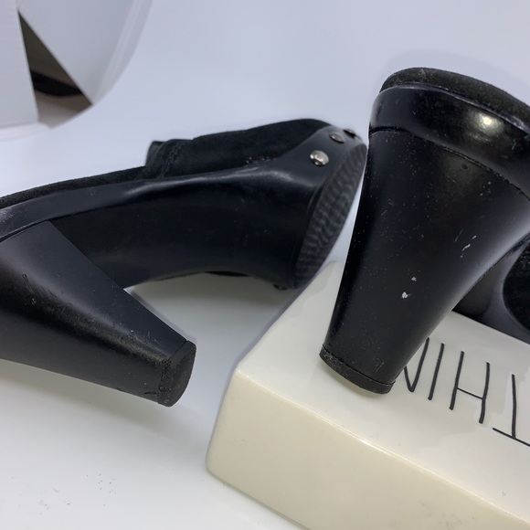 Stuart Weitzmnn suede - Picture 7 of 8